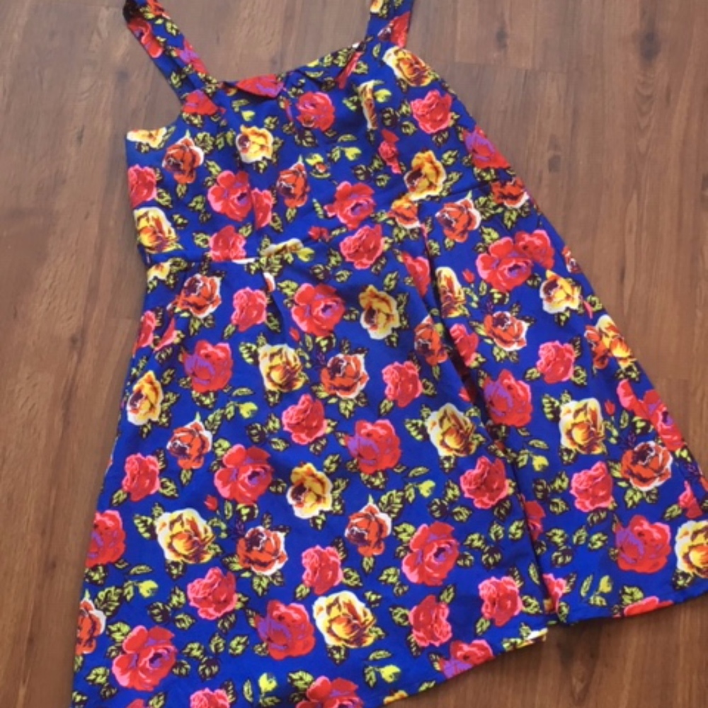 Beautiful flower dress- forever 21 +